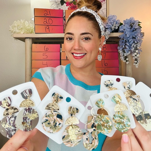 ⭐️ $3! Starts! Running NOW! @Chef_Nia - Picture 11 of 16